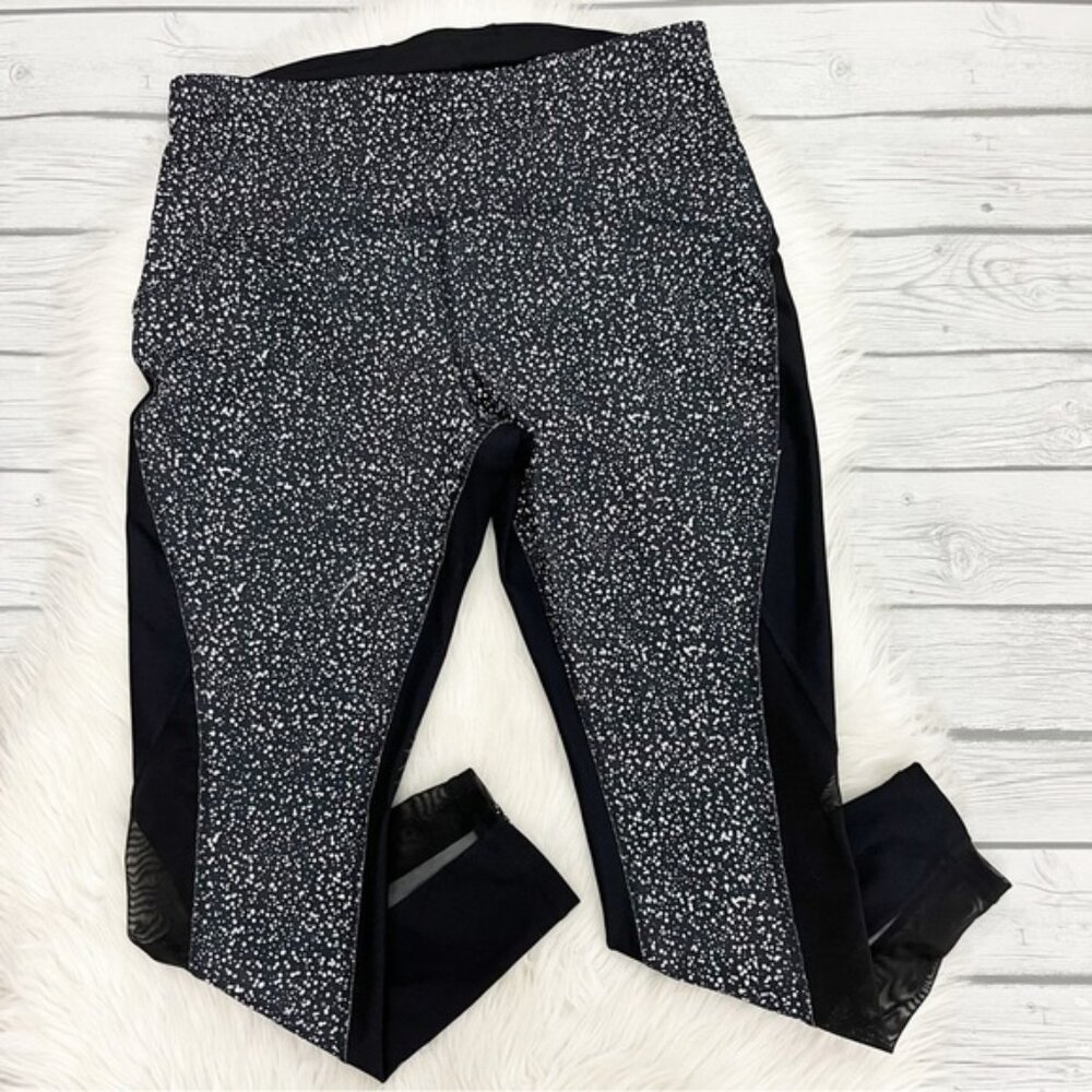 Xersion Train Black and white dotted Workout ankle leggings